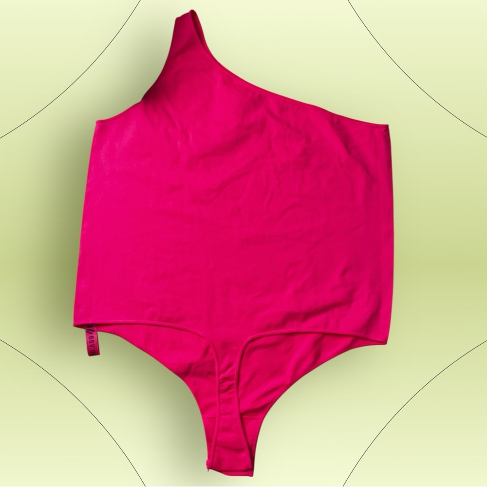 🌷Skims Neon Pink One Shoulder Bodysuit Size 4X / 5X - Picture 3 of 4
